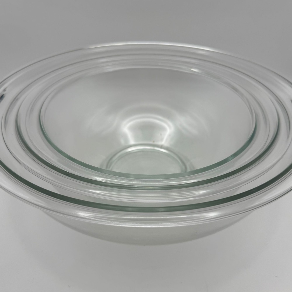 Pyrex 3 Piece Clear Glass Mixing Bowl Set 322 323 325 Made in USA Vintage Box